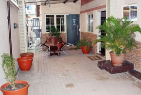 Room in Lodge - Allure Suites-surulere